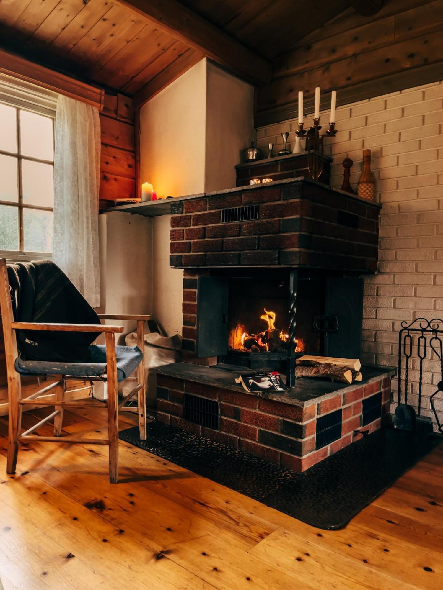 Lodge Ryen - *